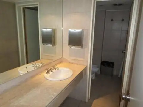 Oficina en Venta al Este