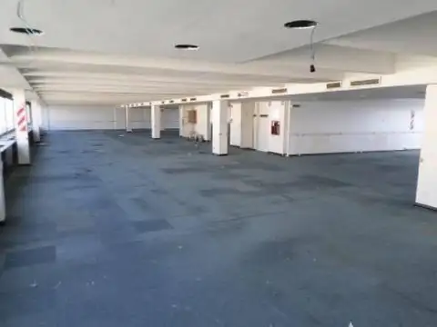 Oficina en Venta con 2 cocheras