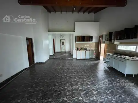 Se Vende Casa   Depto. Lindante Independiente