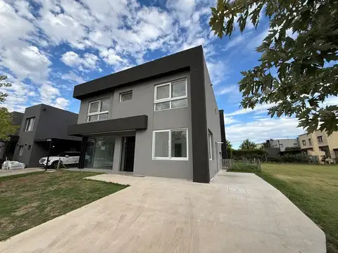 Casa en Venta en Otros barrios de Nordelta, USD 465.000