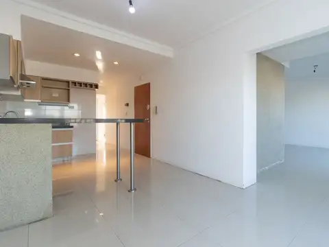 VENTA SEMIPISO 5 AMBIENTES+2 COCHERAS LINIERS