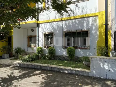 Depto Tipo Casa en Venta de 4 ambientes
