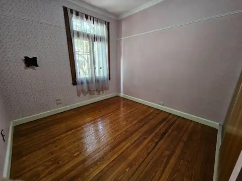 Semipiso de 3 ambientes al frente en edif de categoría!