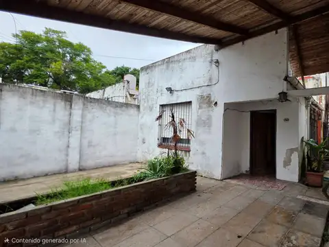Casa 6 ambientes con 2 baños