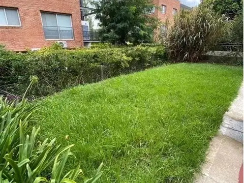 Departamento en alquiler  Las Mercedes con Jardín