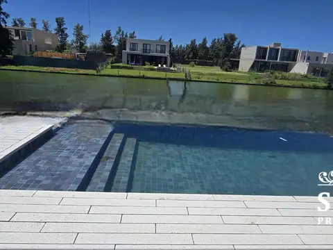 Casa en Venta en Laguna Grande, USD 780.000