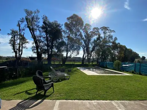 Casa en venta - Santa Emilia con fondo al sendero verde