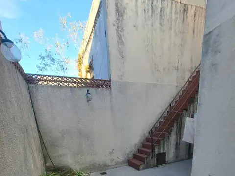 Depto Tipo Casa en Venta en Parque Chacabuco, USD 129.000
