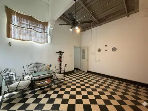 Casa 4 ambientes con 1 baño