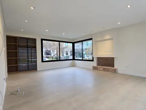 Casa 6 ambientes con 2 baños