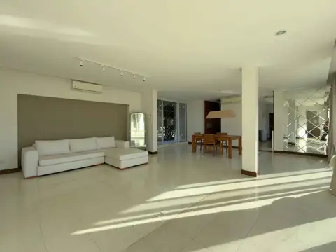 Casa en Alquiler en Ibarlucea, USD 2.000