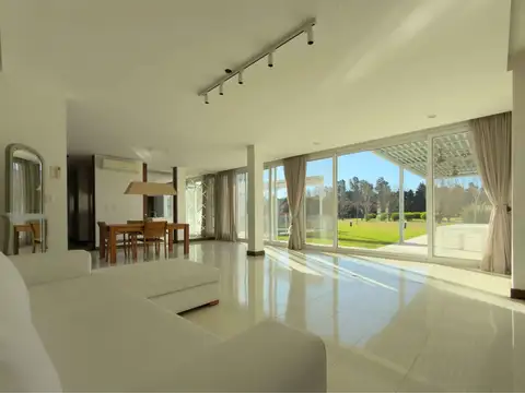 Casa en Alquiler de 5 dormitorios