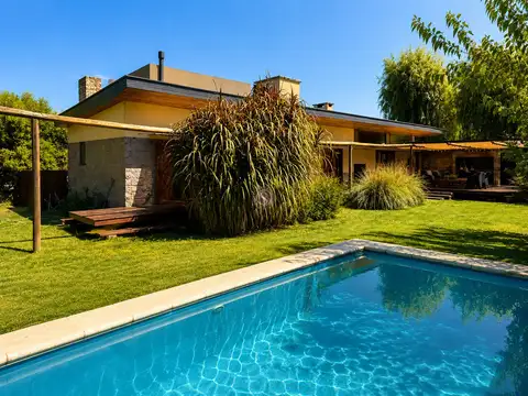 Casa en Venta con 1 cochera