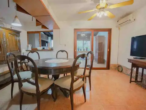VENTA CASA BARRIO JARDIN 3 DORMITORIOS FONDO GJE