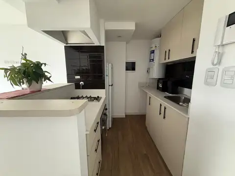 Hermoso Monoambiente con balcón, parrilla y Baulera