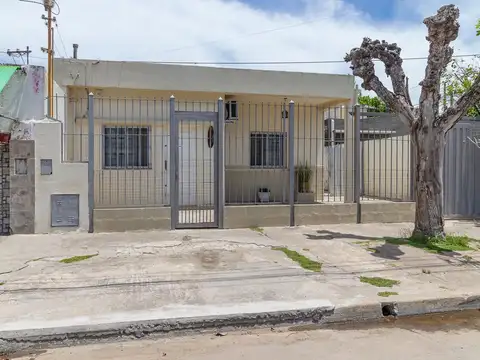 Casa en Venta en Villa España, USD 82.000
