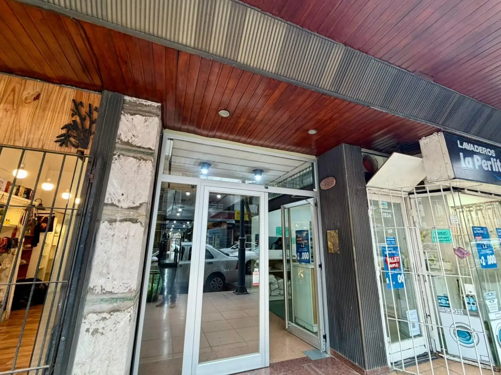 Departamento 3 amb con dependencia y cochera — Centro