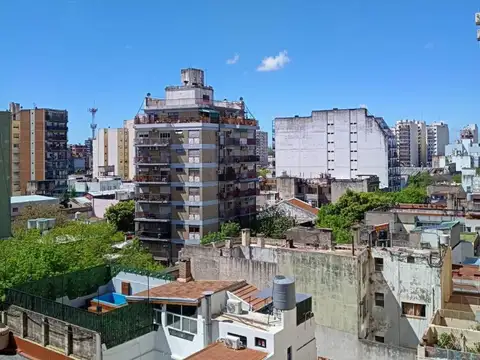 Hermoso depto en alquiler en Balvanera - Muy luminoso 2 ambientes con balcón