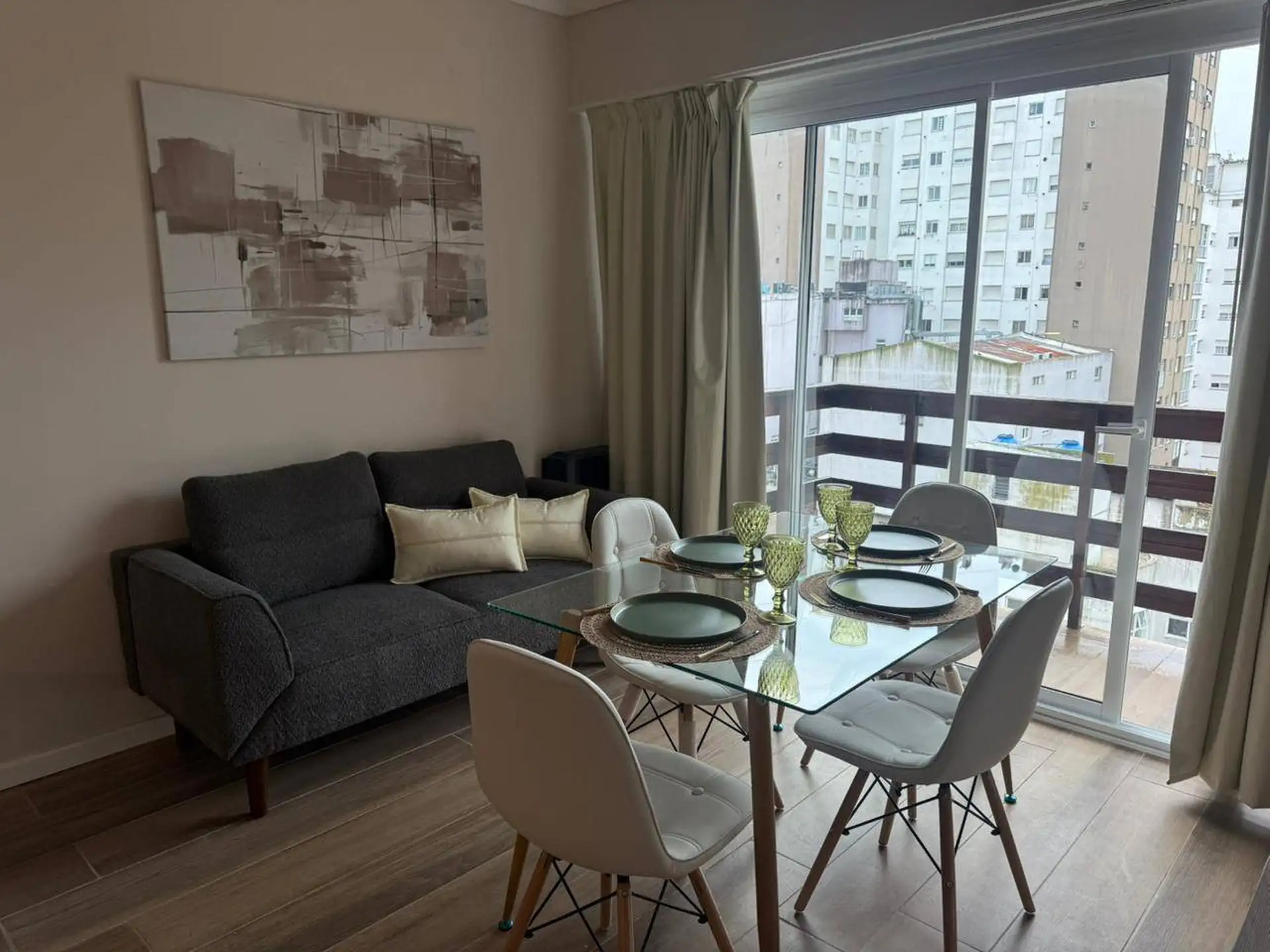 Depto 1 amb, 29m² con balcón y cocina equipada — Área Centro