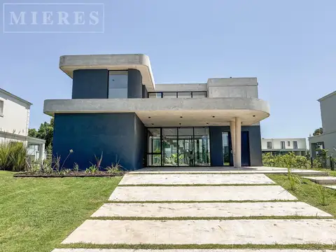 Casa en venta en La Calesa, Pilará