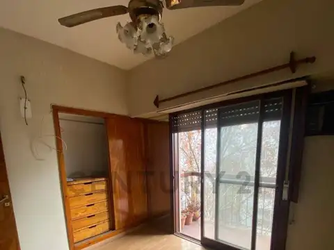 Venta Departamento 4 ambientes con dependencia/escritorio APTO CREDITO - Caseros, Tres de Febrero.