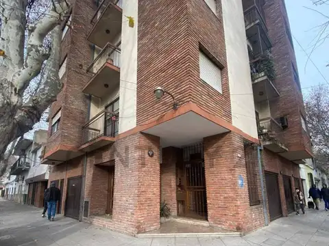 Venta Departamento 4 ambientes con dependencia/escritorio APTO CREDITO - Caseros, Tres de Febrero.