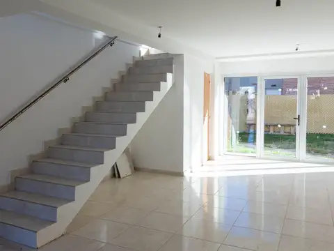 Depto Tipo Casa en Venta 1 año