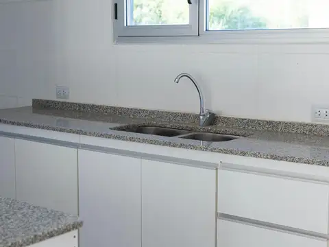 Depto Tipo Casa en Venta con 1 cocheras