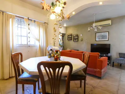 Depto Tipo Casa en Venta de 4 ambientes