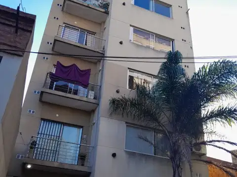 Maestro Angel D'elia 1700, Piso 1