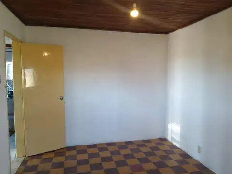 Casa 2 ambientes con 1 baño