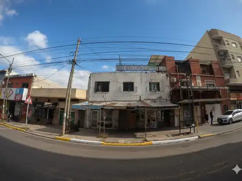 Venta de casa sobre la avenida Boulogne sur mer en Tapiales