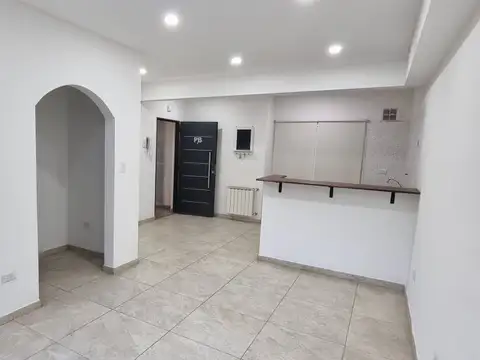 Departamento en Alquiler en Monte Grande, $ 615.000