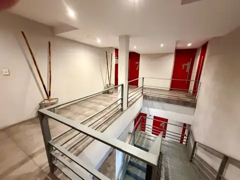 PASTOR OBLIGADO 100, Piso 1