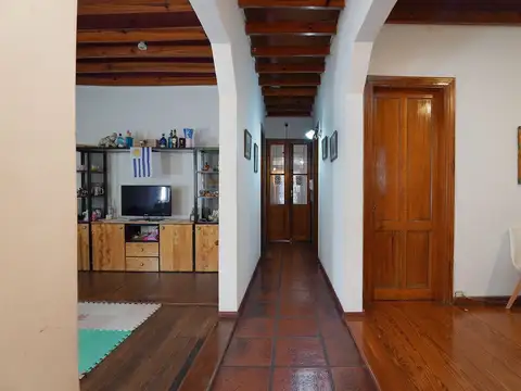 Casa 5 ambientes con 2 baños