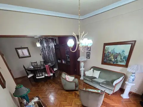 GRAN PH 4 AMB. CON DEPENDENCIA PRIMER PISO POR ESCALERA - 2 BAÑOS - CONTRAFRENTE - BALCON CORRIDO - LAVADERO