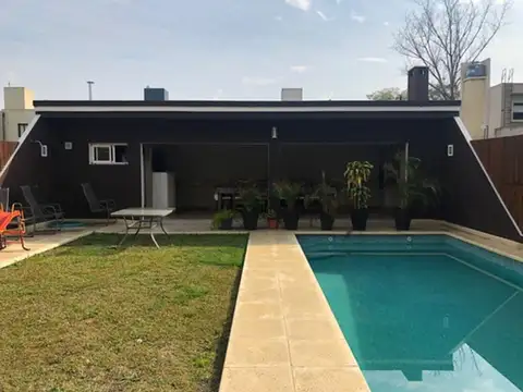 Casa 4 ambientes con 4 baños