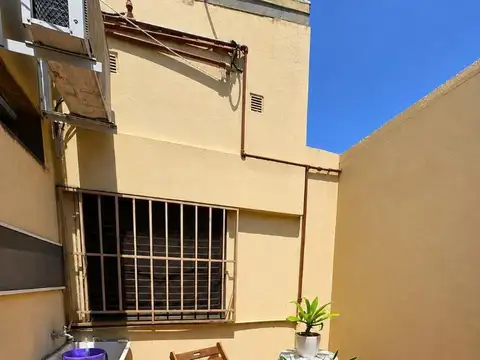 Las Heras y Padre Genesio - Departamento + Dos locales