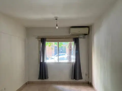 Departamento en Alquiler en Coghlan, $ 400.000