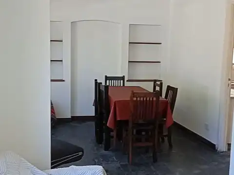 Casa 6 ambientes con 1 baño