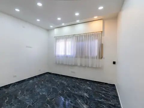 VENTA PH 3 AMBIENTES FLORESTA RECICLADO CON PATIO