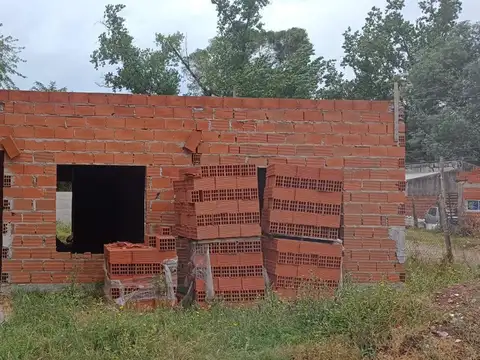 Casa a Terminar con Excelente Base