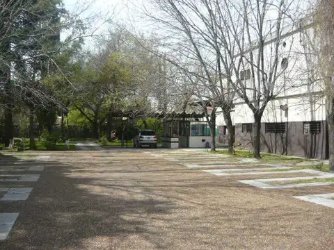 Local en Venta en City Bell, USD 2.000.000