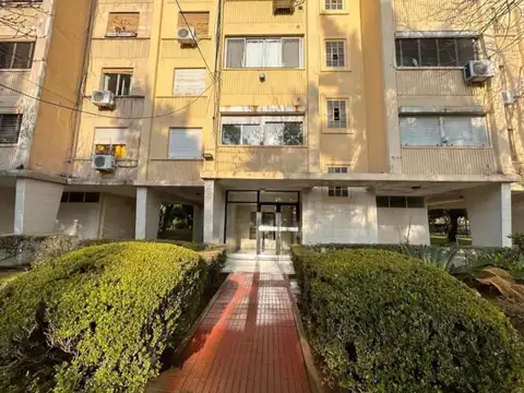 Mozart y Avenida Santiago de Compostela