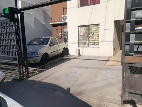 DEPARTAMENTO DE 2 AMBIENTES CON COCHERA - MORON CENTRO