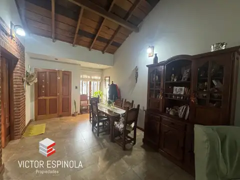 VENTA DE CASA  4 AMBIENTES EN CIUDAD JARDIN