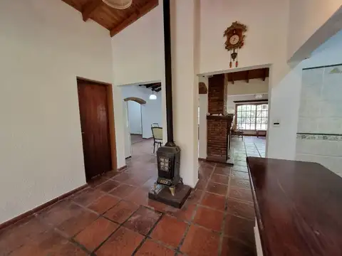 Venta - Casa - Barrio Los Pinos - Exaltación de la Cruz