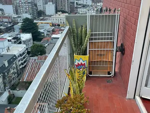 Depto monoambiente c/ balcón - Martinez