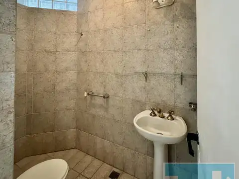 CASA INTERNA DE PASILLO DOS DORM EN ALQUILER ABASTO