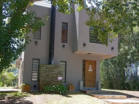 CASA CON AMPLIO PATIO COSTA DEL ESTE VENTA